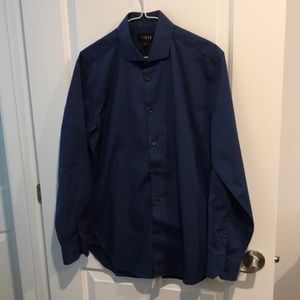 1670 men’s blue shirt